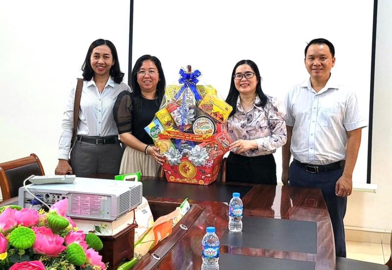 Hình ảnh Đoàn chúc Tết